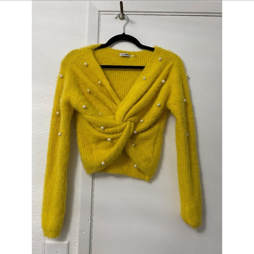 Fashionnova sweater